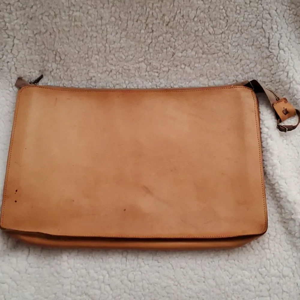 Vtg. Apple Macintosh Leather Bag